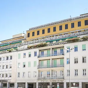 Como City Home , Como Italia